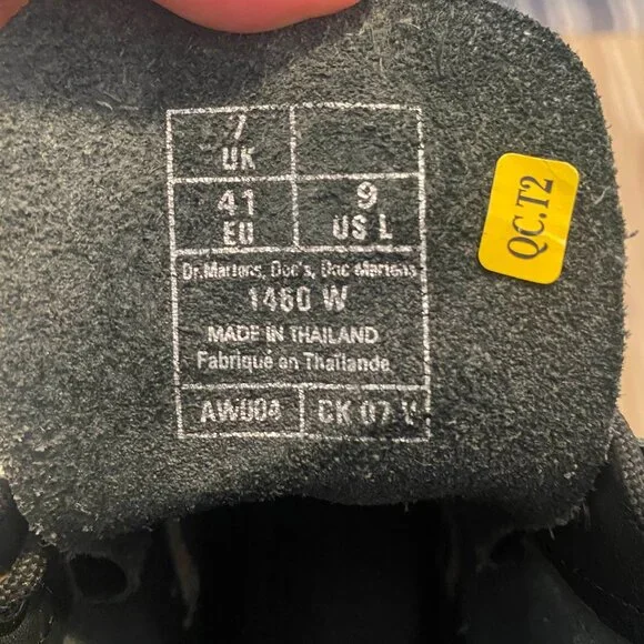 Dr. Martens 1460 W Black Leather Lace-Up Boots UK 7 / EU 41 / US 9 L Womens - Picture 4 of 7